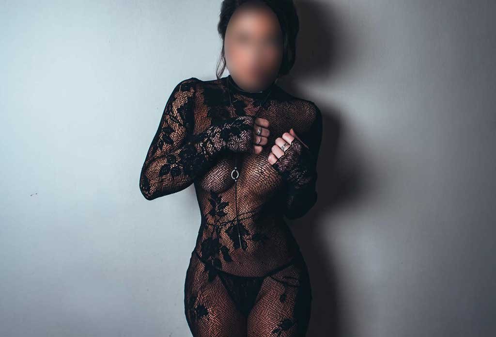 female escorts service delhi